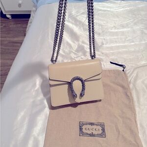 ORIGINAL HANDBAG GUCCI
Price on store $3.400 + tax 
Selling price $1787